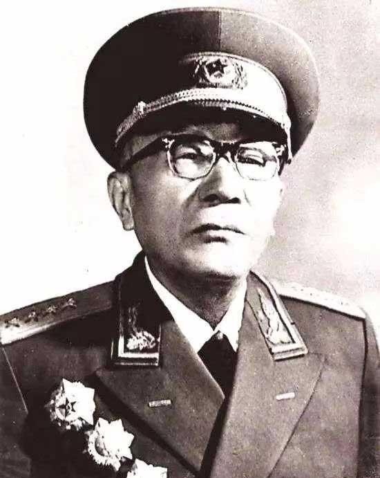 黄克诚