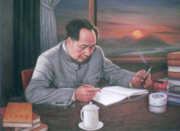 主席 挤时间读书看报