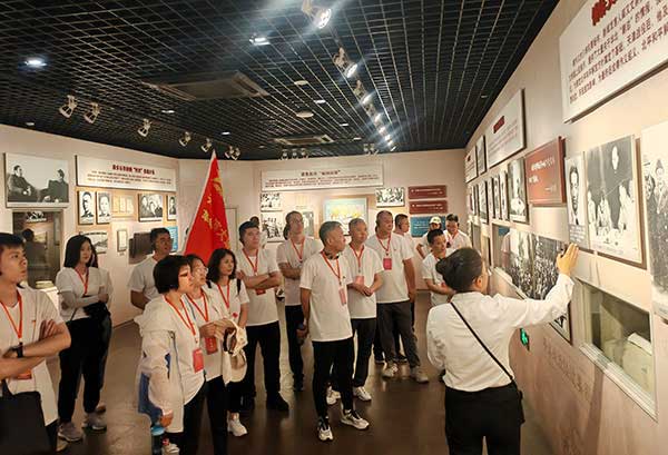 某市水务局西柏坡培训：勇立潮头铸铁军 争当治水事业尖兵